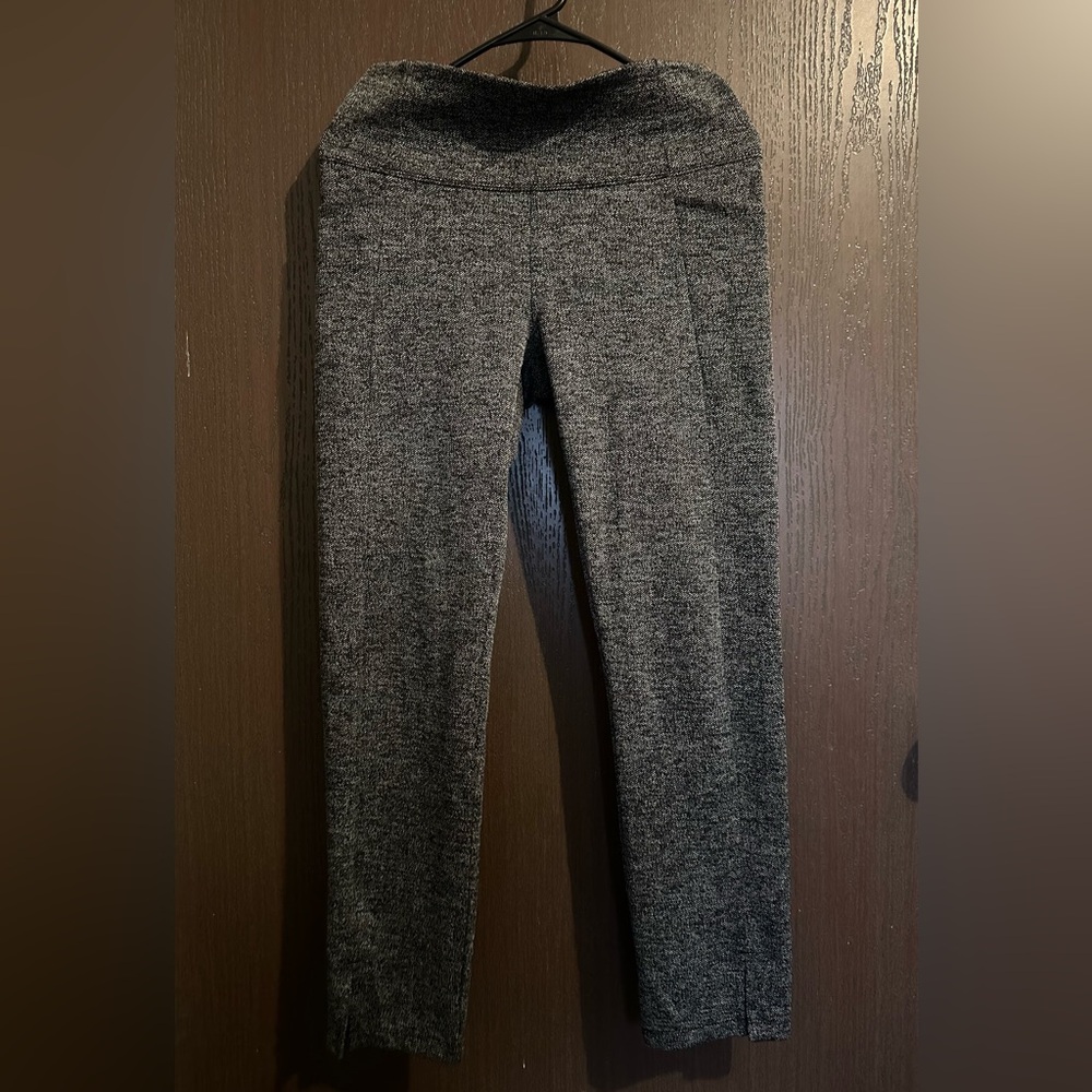 Athleta Black and Gray Patterned Pants